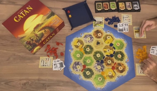 Chuẩn bị ban đầu khi chơi board game Catan