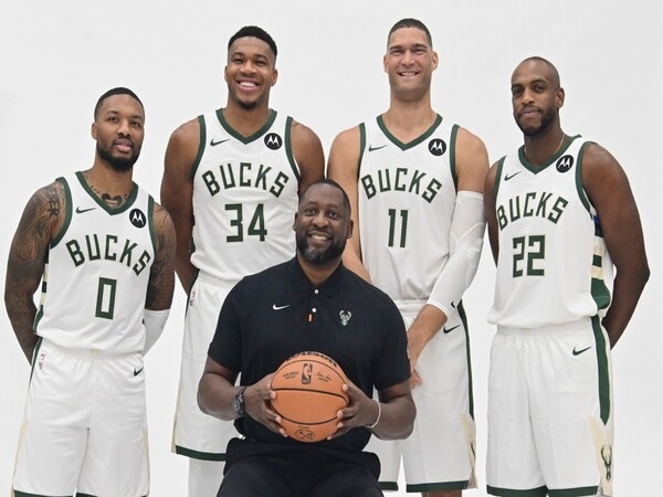 Đội bóng rổ chuyên nghiệp Milwaukee Bucks