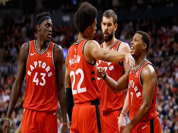 Đôi bóng rổ chuyên nghiệp - Toronto Raptors