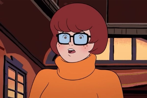 Velma Dinkley là một cô gái đeo kính cận với mái tóc đen và đôi mắt nâu